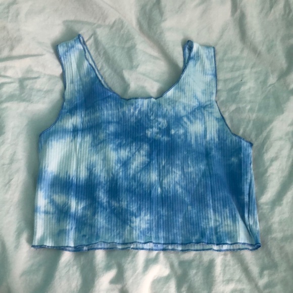 Tops - New medium blue tie die crop tank top